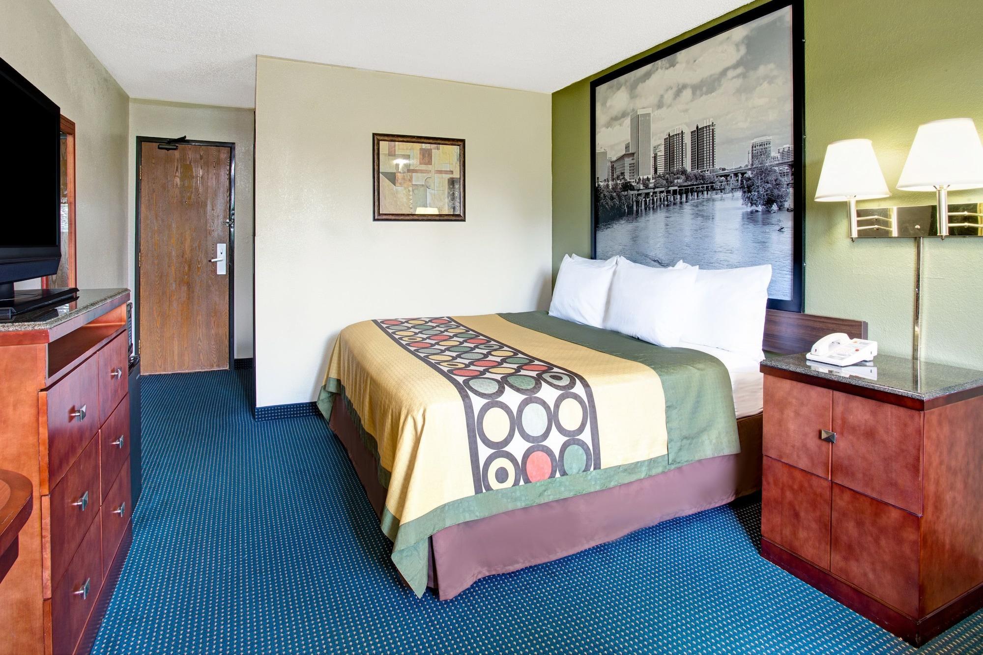 Super 8 By Wyndham Newport News/Jefferson Ave. Hotell Exteriör bild