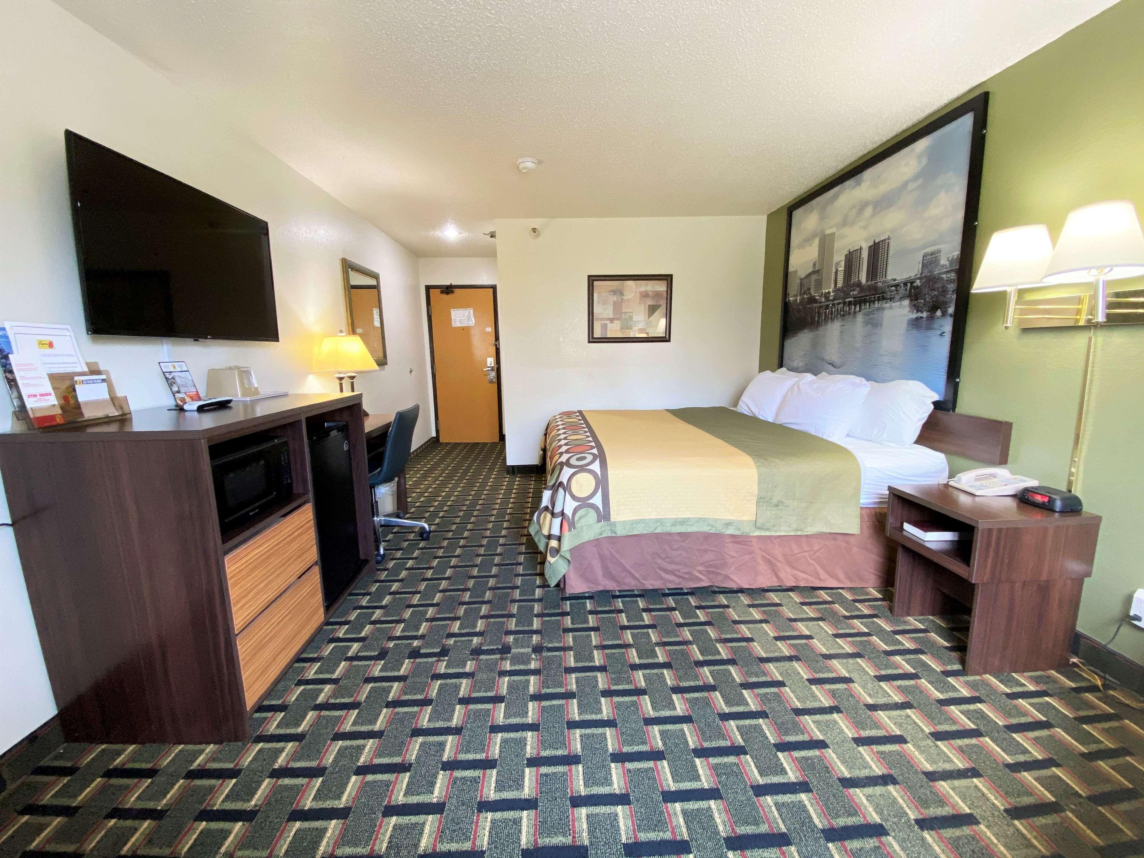 Super 8 By Wyndham Newport News/Jefferson Ave. Hotell Exteriör bild