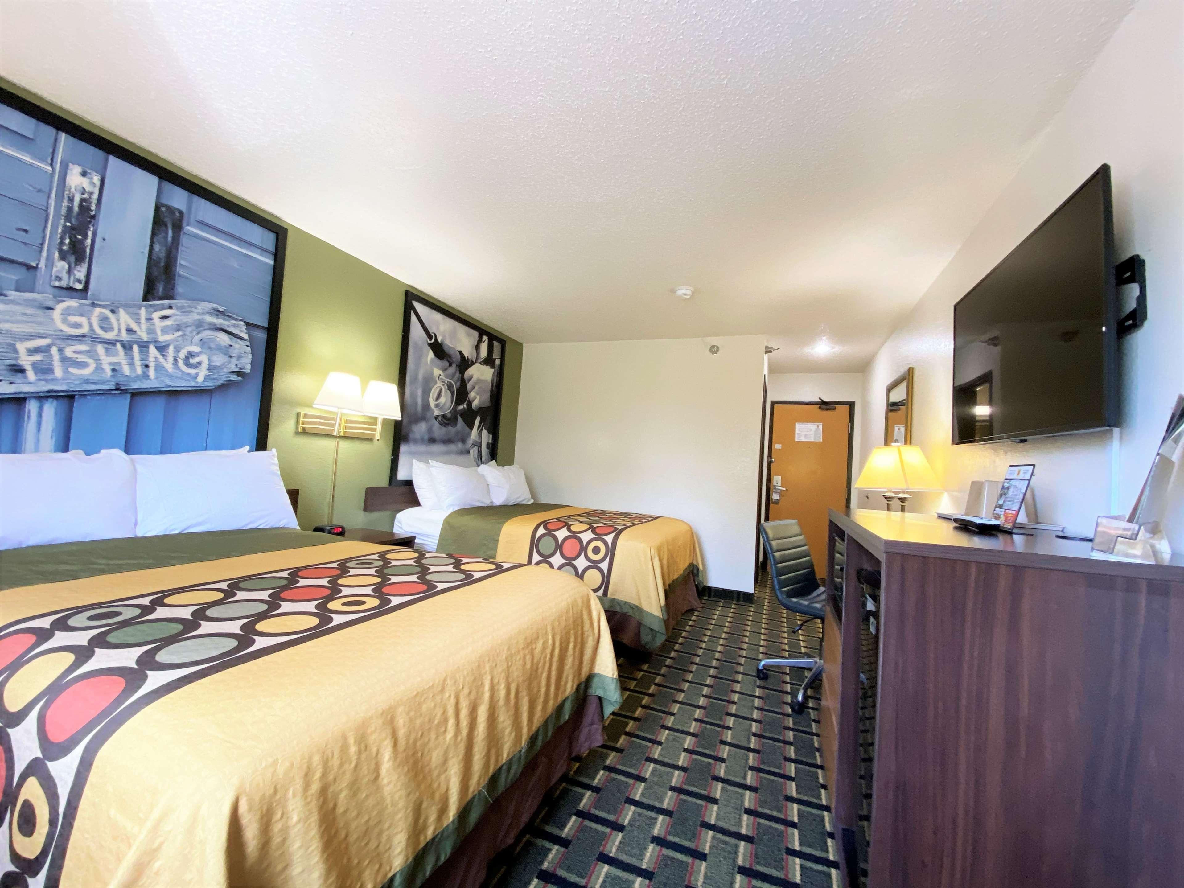 Super 8 By Wyndham Newport News/Jefferson Ave. Hotell Exteriör bild
