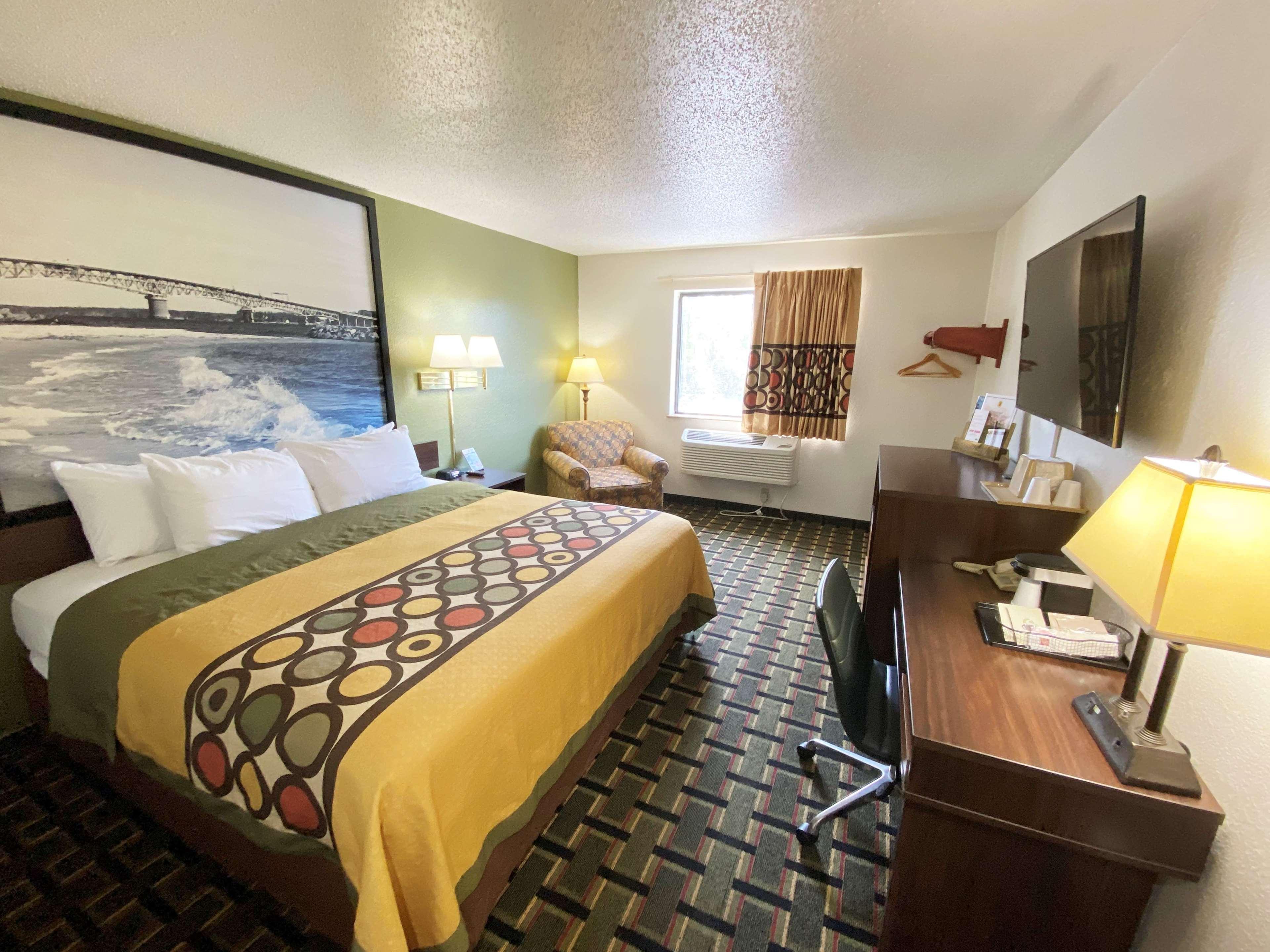 Super 8 By Wyndham Newport News/Jefferson Ave. Hotell Exteriör bild