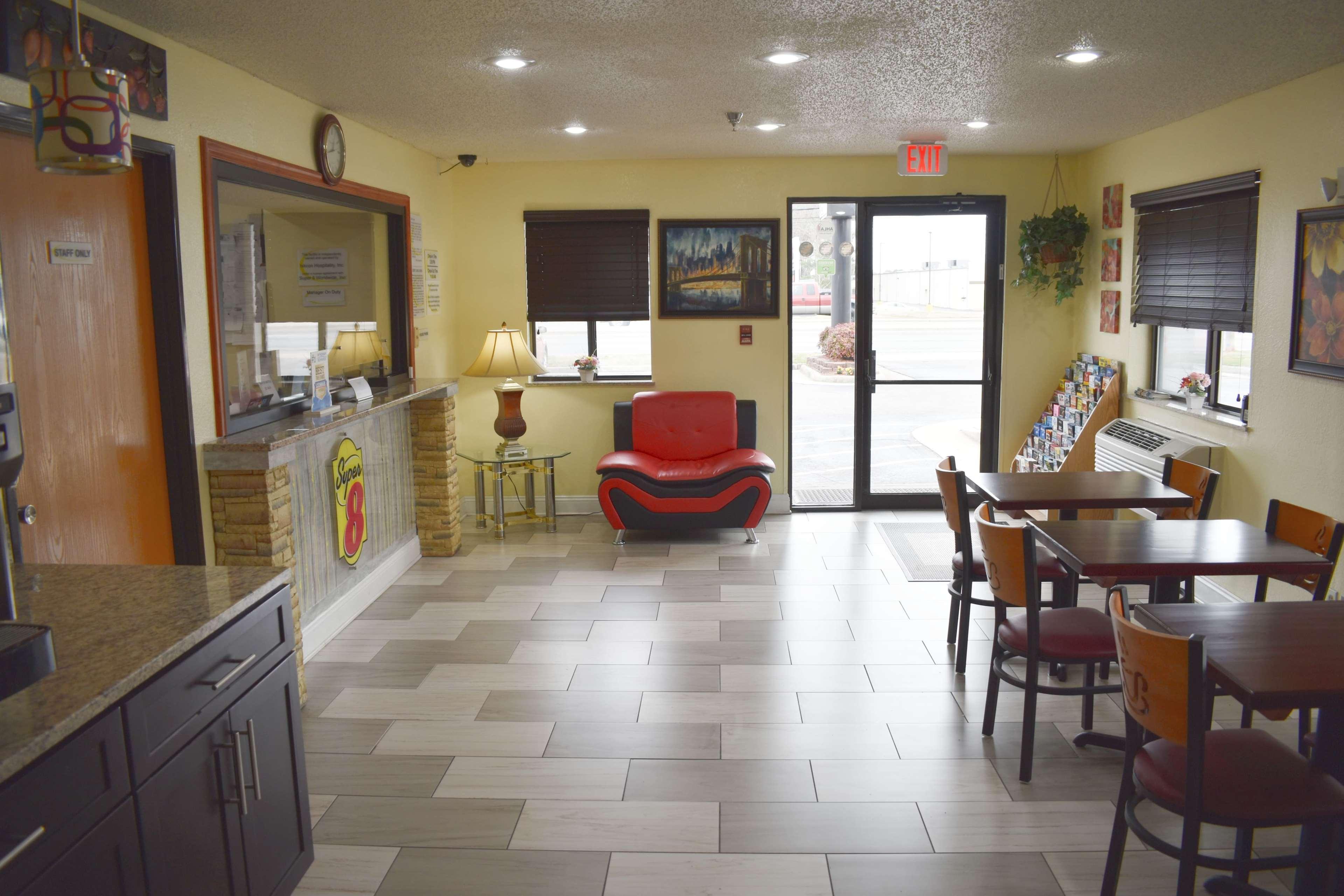 Super 8 By Wyndham Newport News/Jefferson Ave. Hotell Exteriör bild